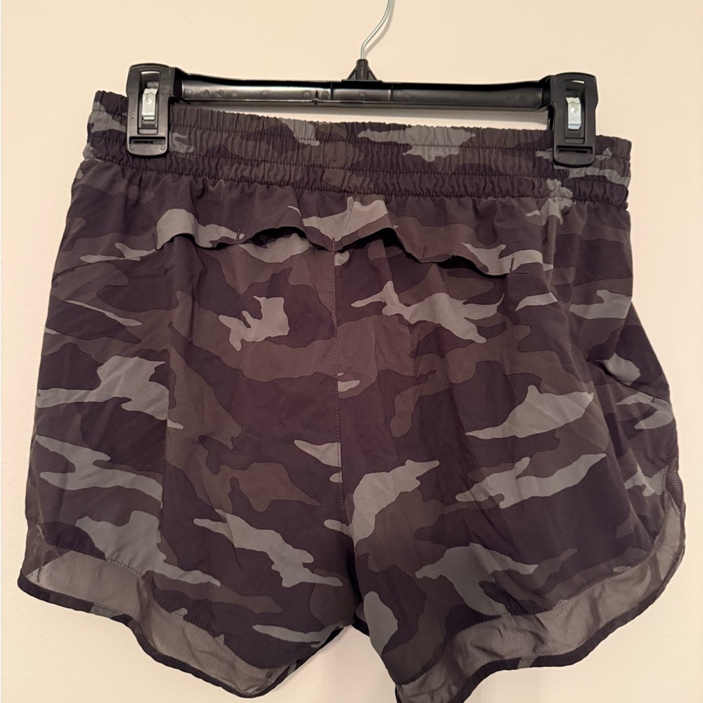 Athleta Camo Mesh Racer Shorts - Picture 3 of 4